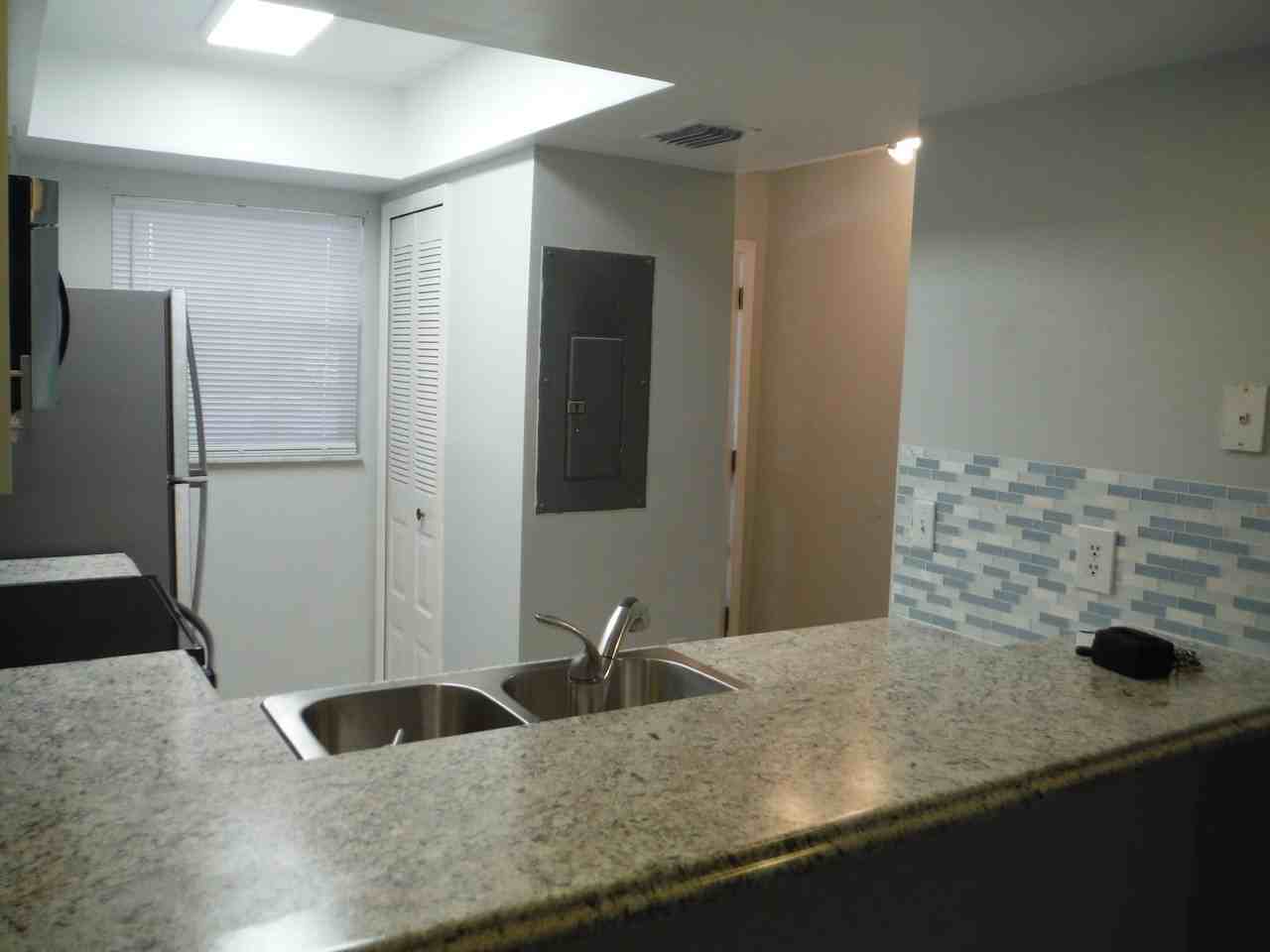 3035 Sir Hamilton Cir - Photo 3 of 33