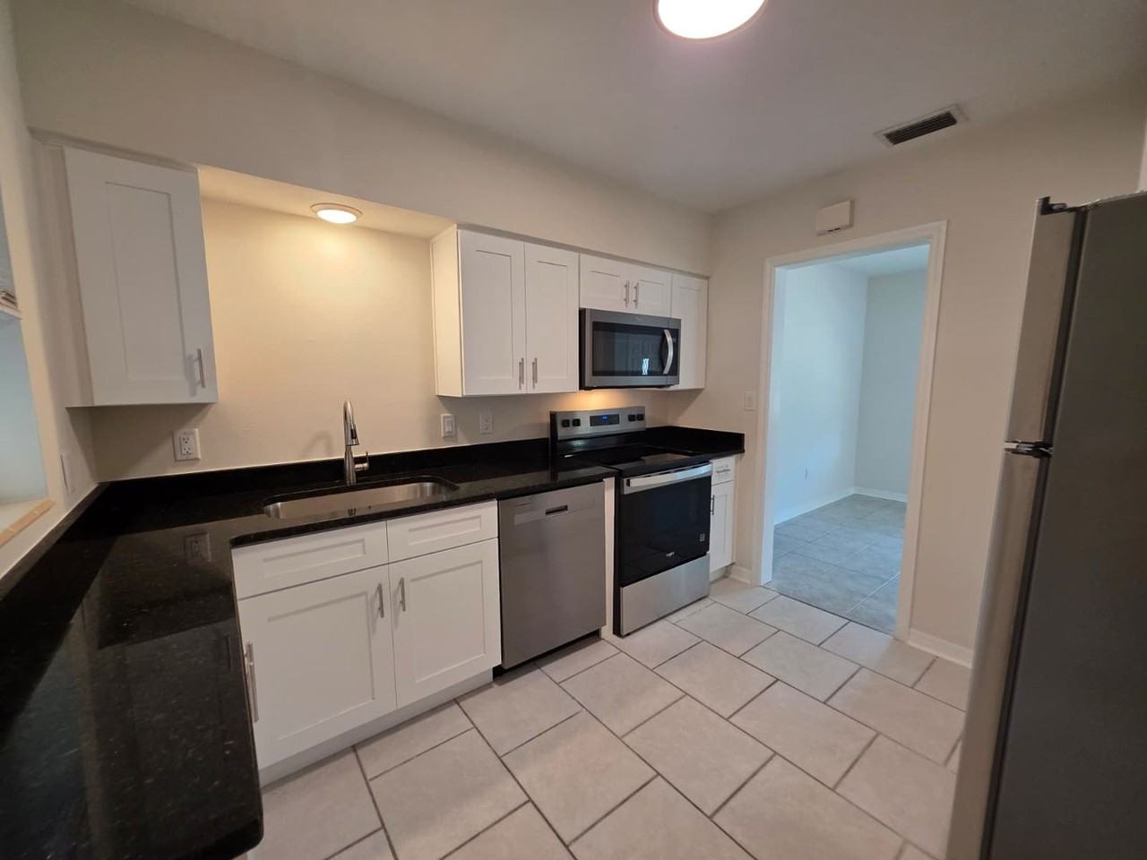 2814 Tifton St S - Photo 6 of 25