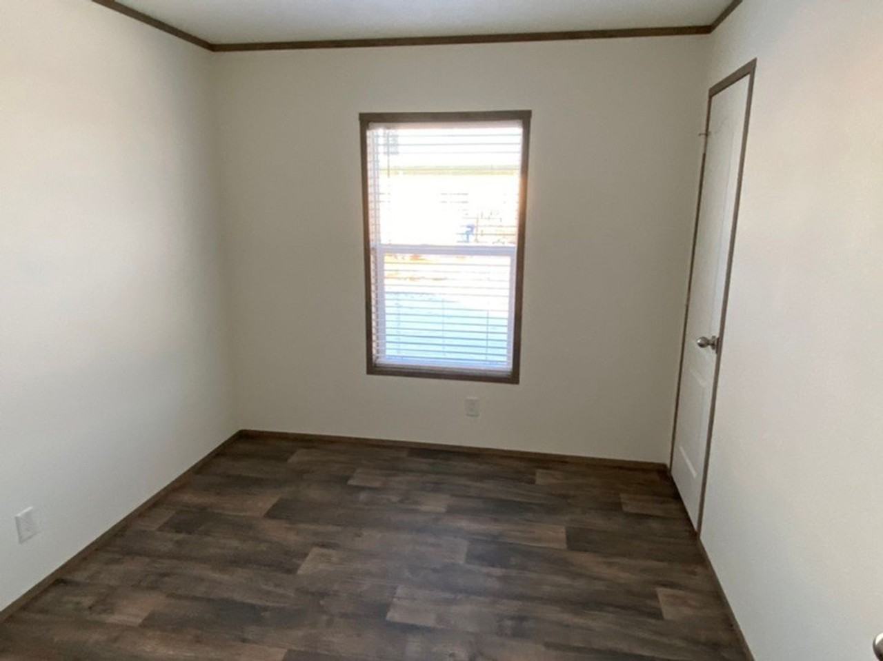 900 Southview Ave - Photo 5 of 14
