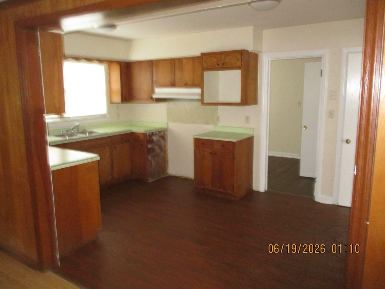711 16th Ave - Photo 6 of 11