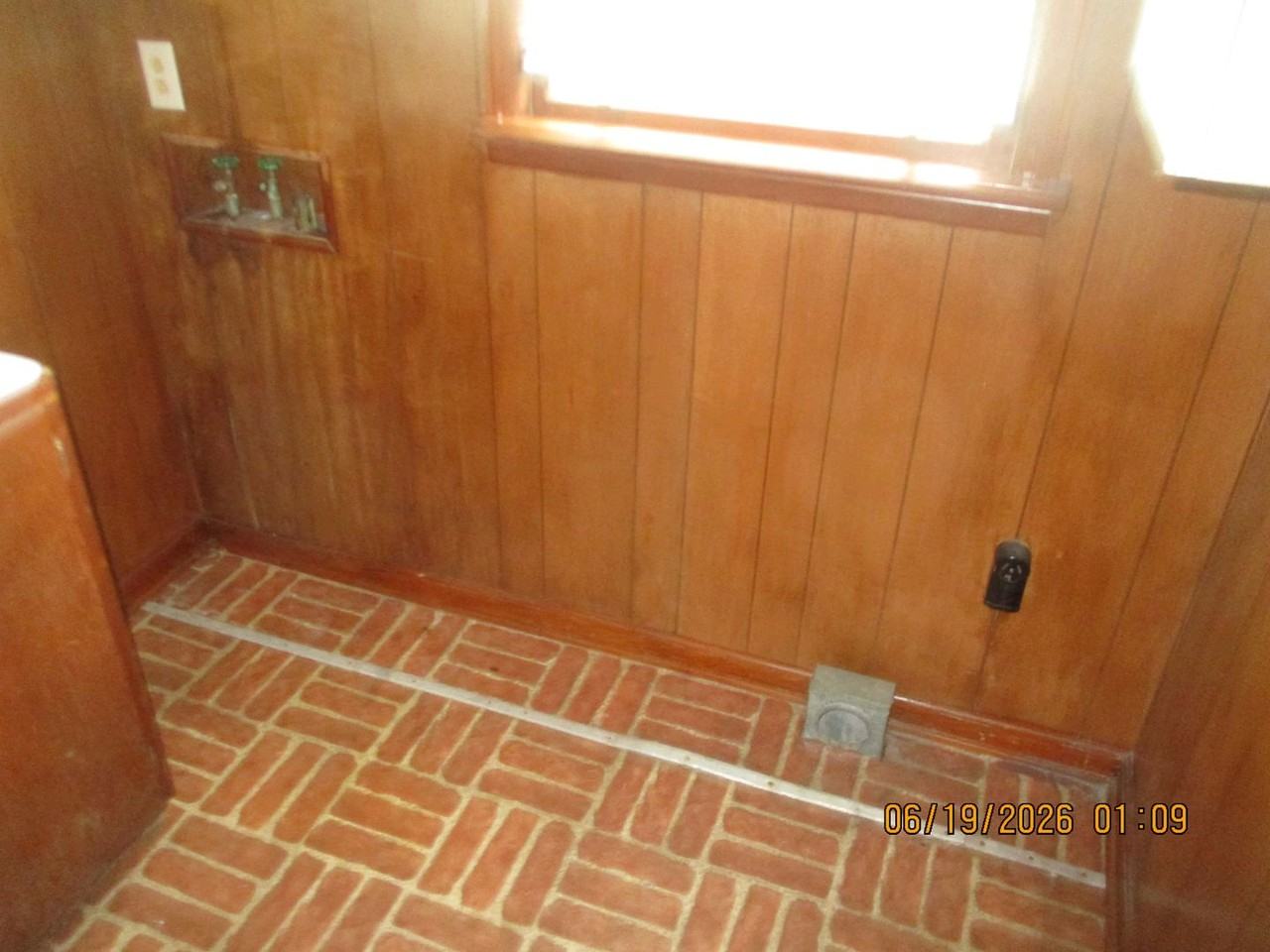 711 16th Ave - Photo 7 of 11