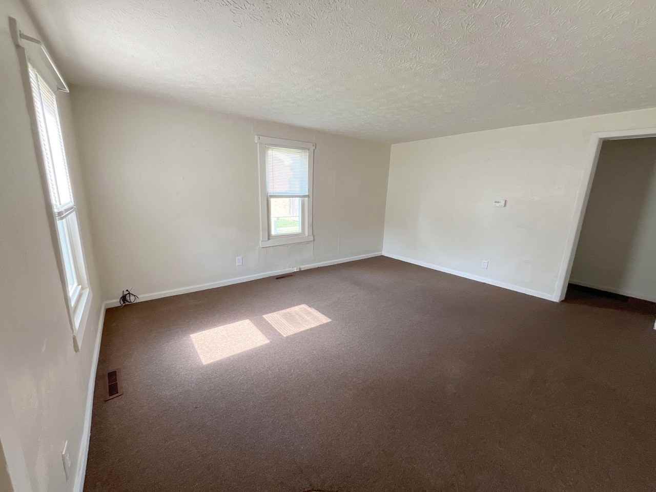 411 Florence St - Photo 3 of 21