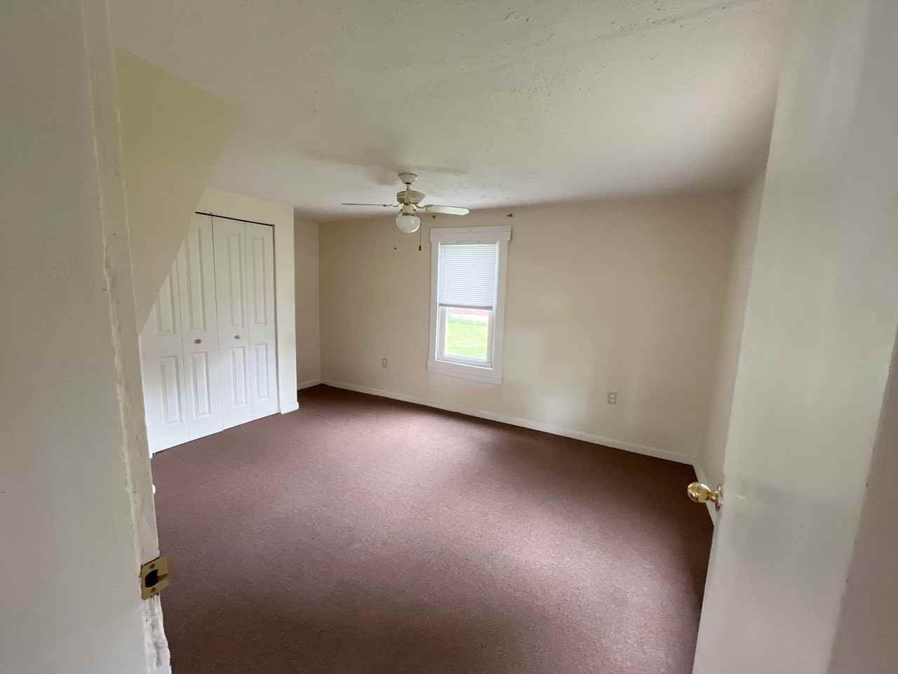 411 Florence St - Photo 4 of 21