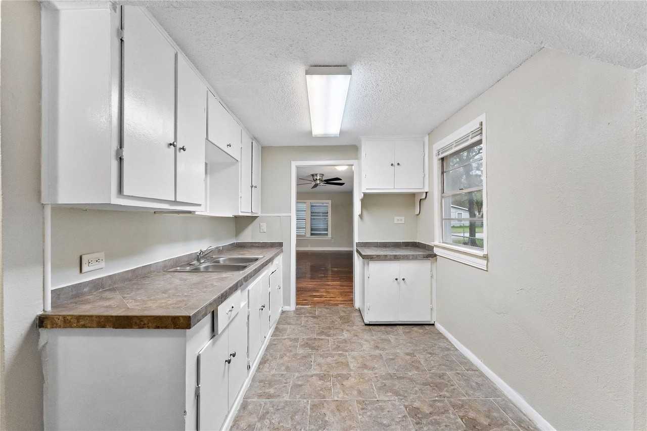 1231 23rd St N - Photo 3 of 10