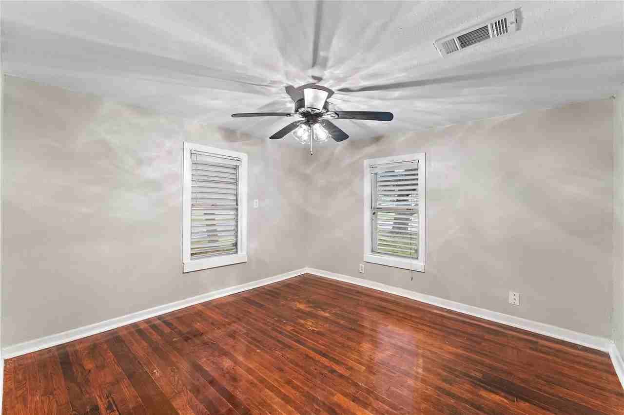 1231 23rd St N - Photo 4 of 10