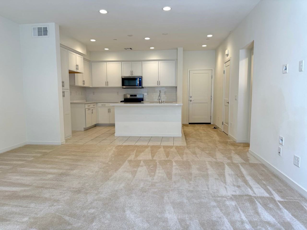 201 Red Brick Dr #2 - Photo 5 of 36