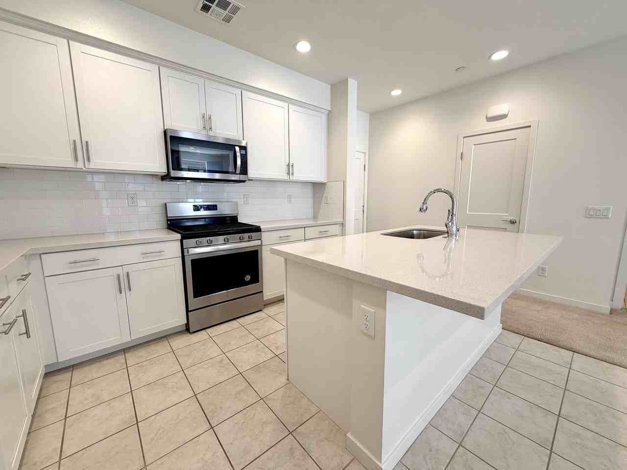 201 Red Brick Dr #2 - Photo 7 of 36