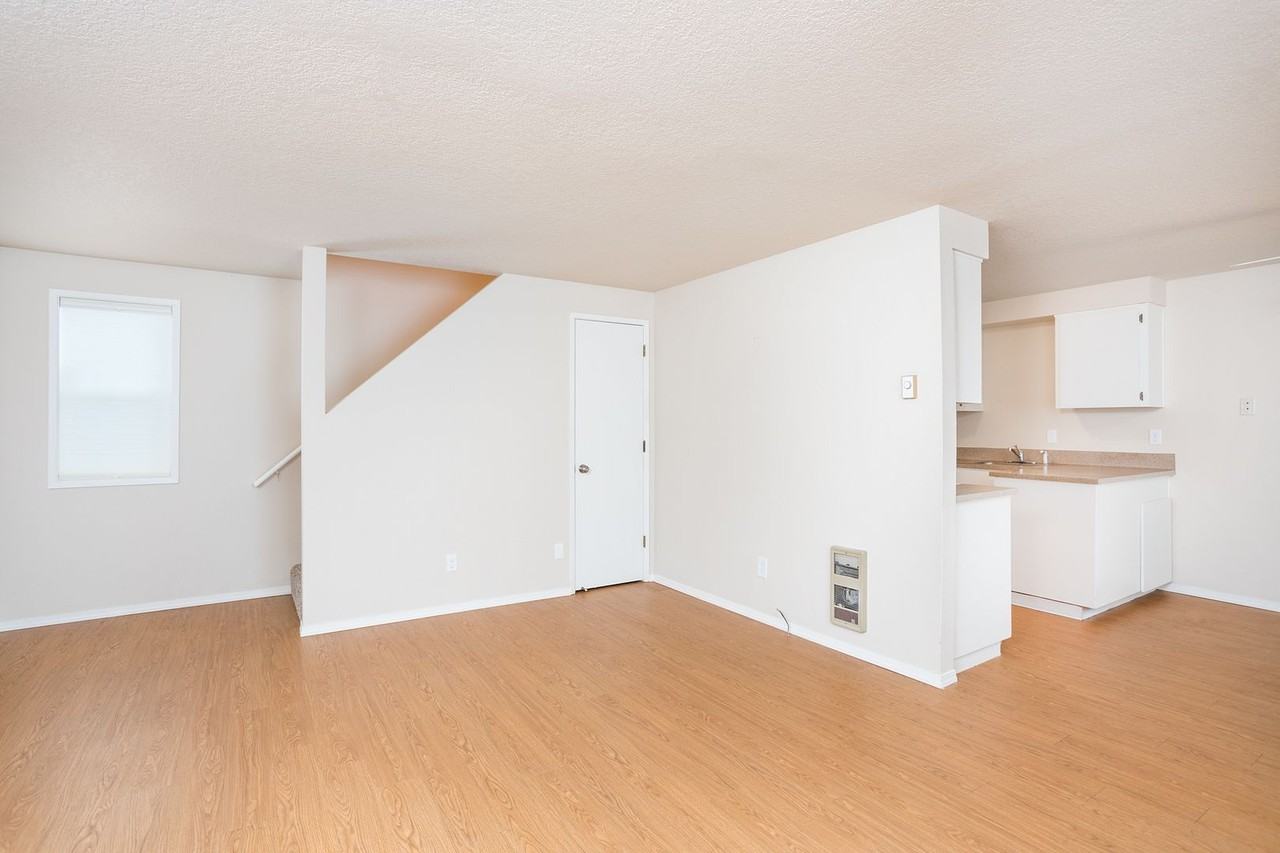 5123 Sw 62nd Ave - Photo 4 of 12