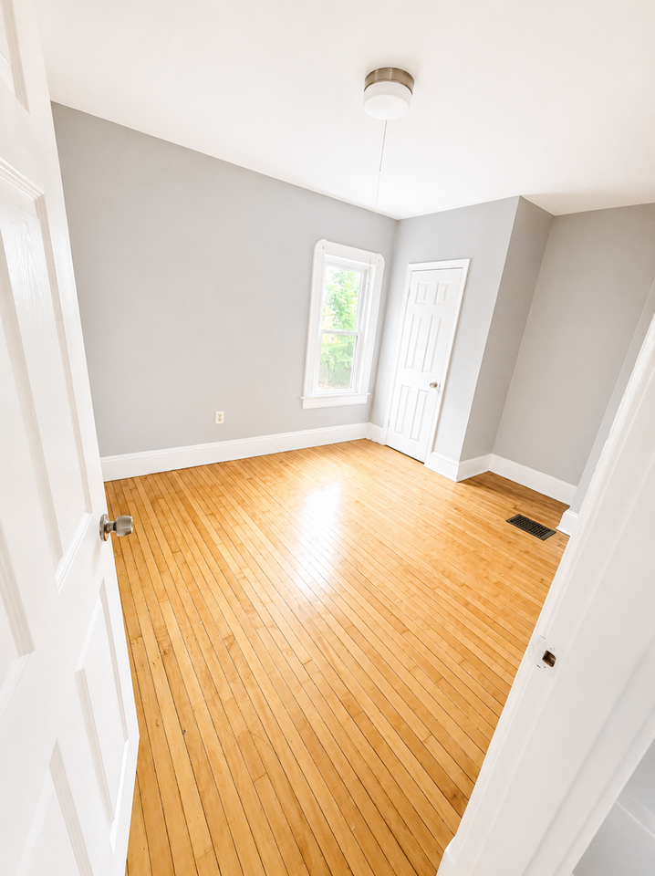 335 Oakland Street - Photo 3 of 5