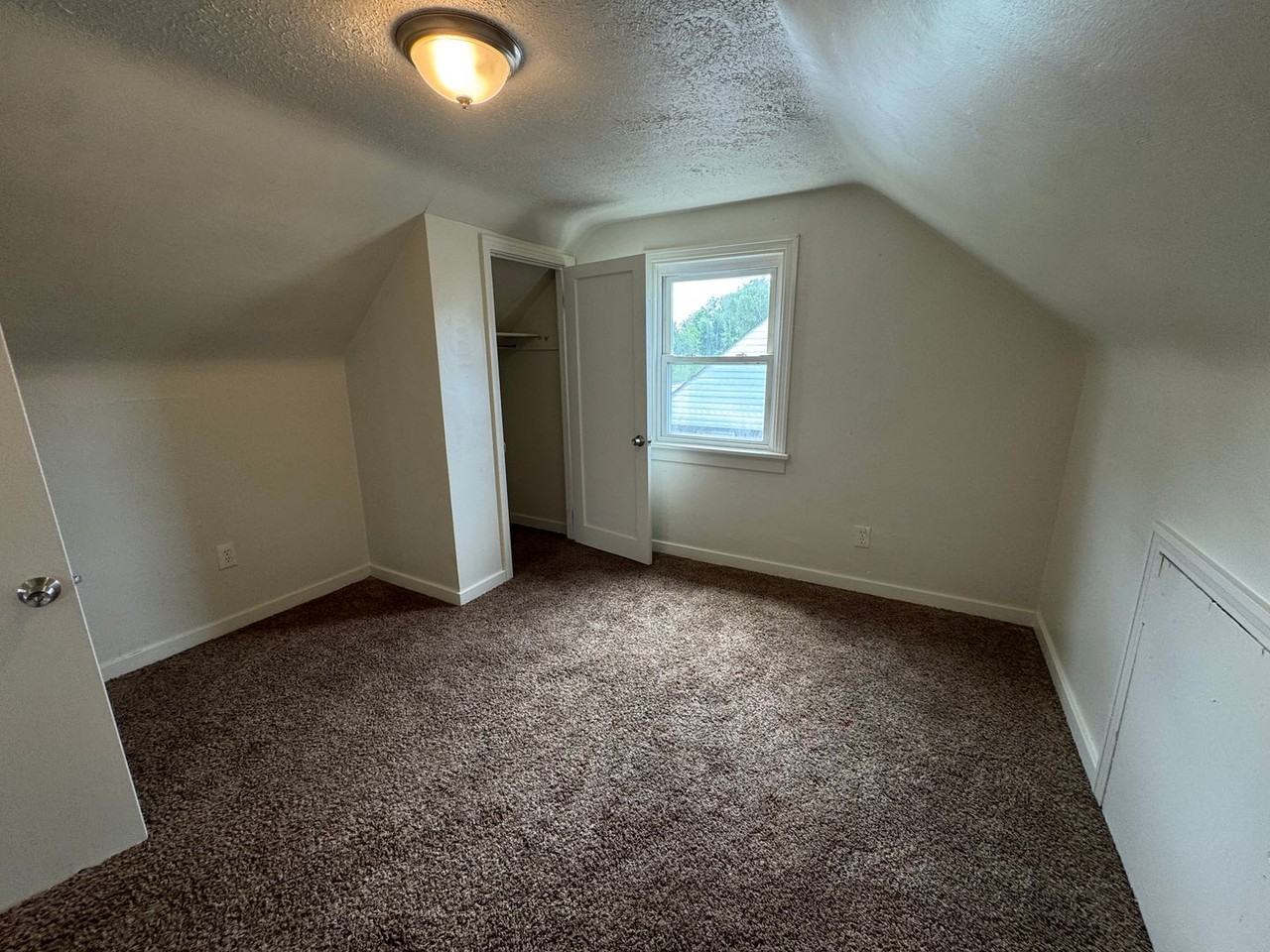 180 Central Ave - Photo 4 of 21