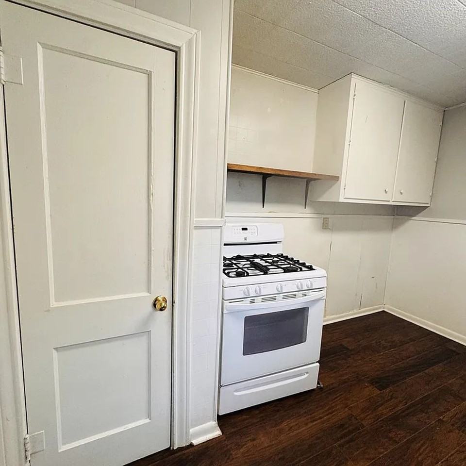 212 N 24th St - Photo 4 of 9