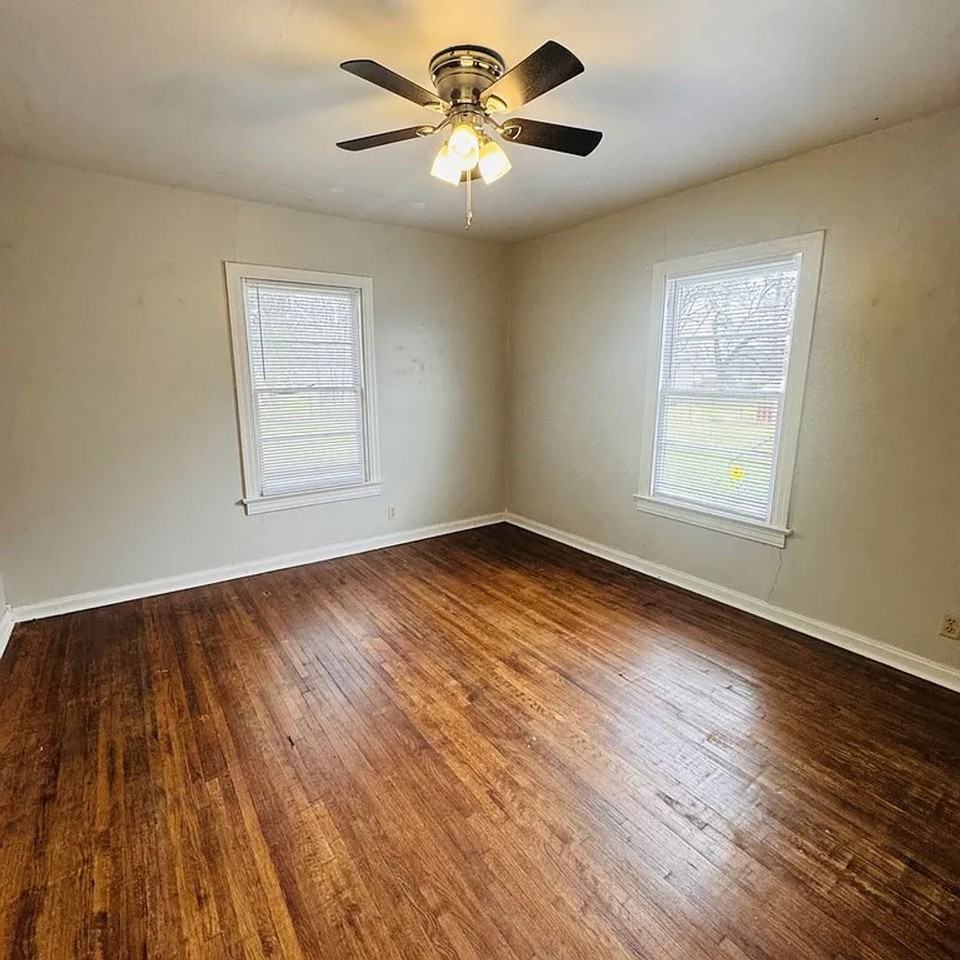 212 N 24th St - Photo 6 of 9