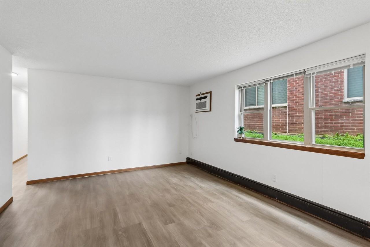 Arena Apartments III - Photo 4 of 11