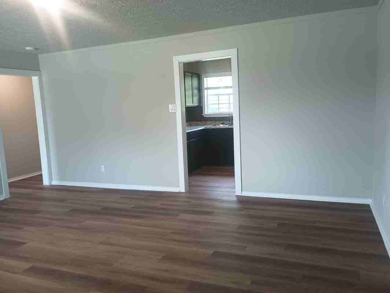 9026 Lake Forest Blvd - Photo 3 of 15