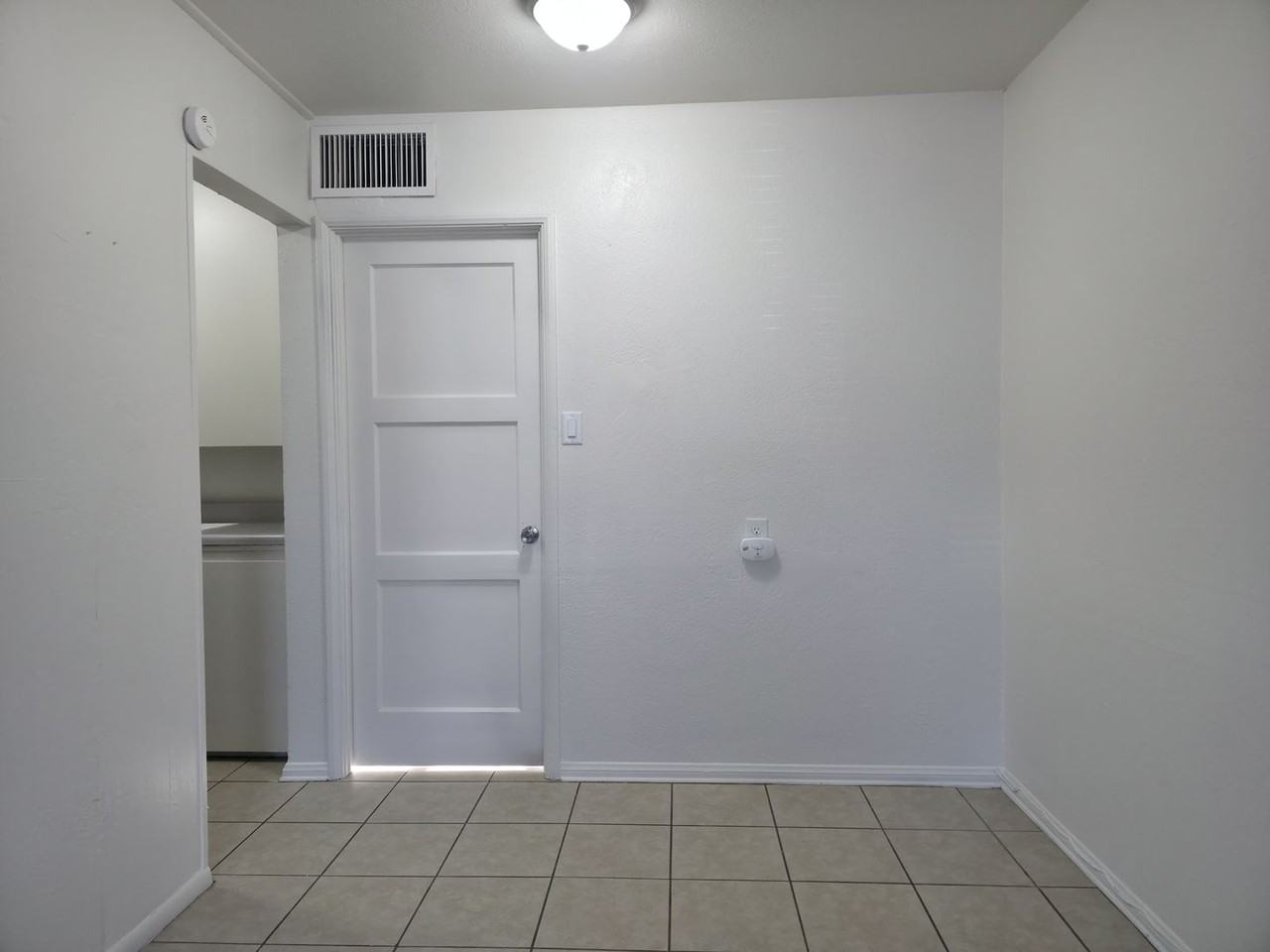 575 W 3rd St - Photo 2 of 6
