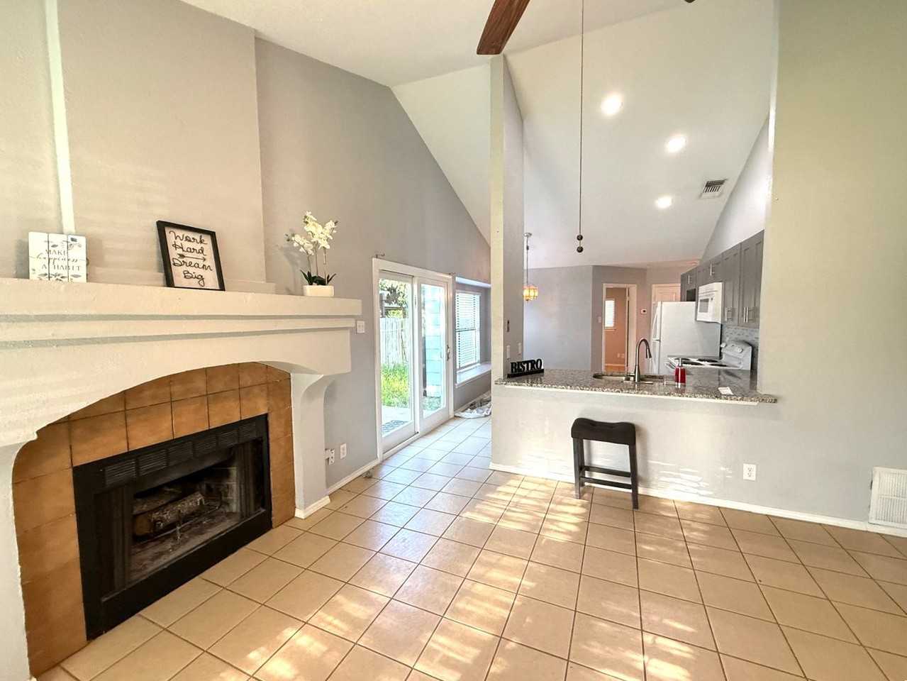6318 Les Harrison Dr - Photo 4 of 16