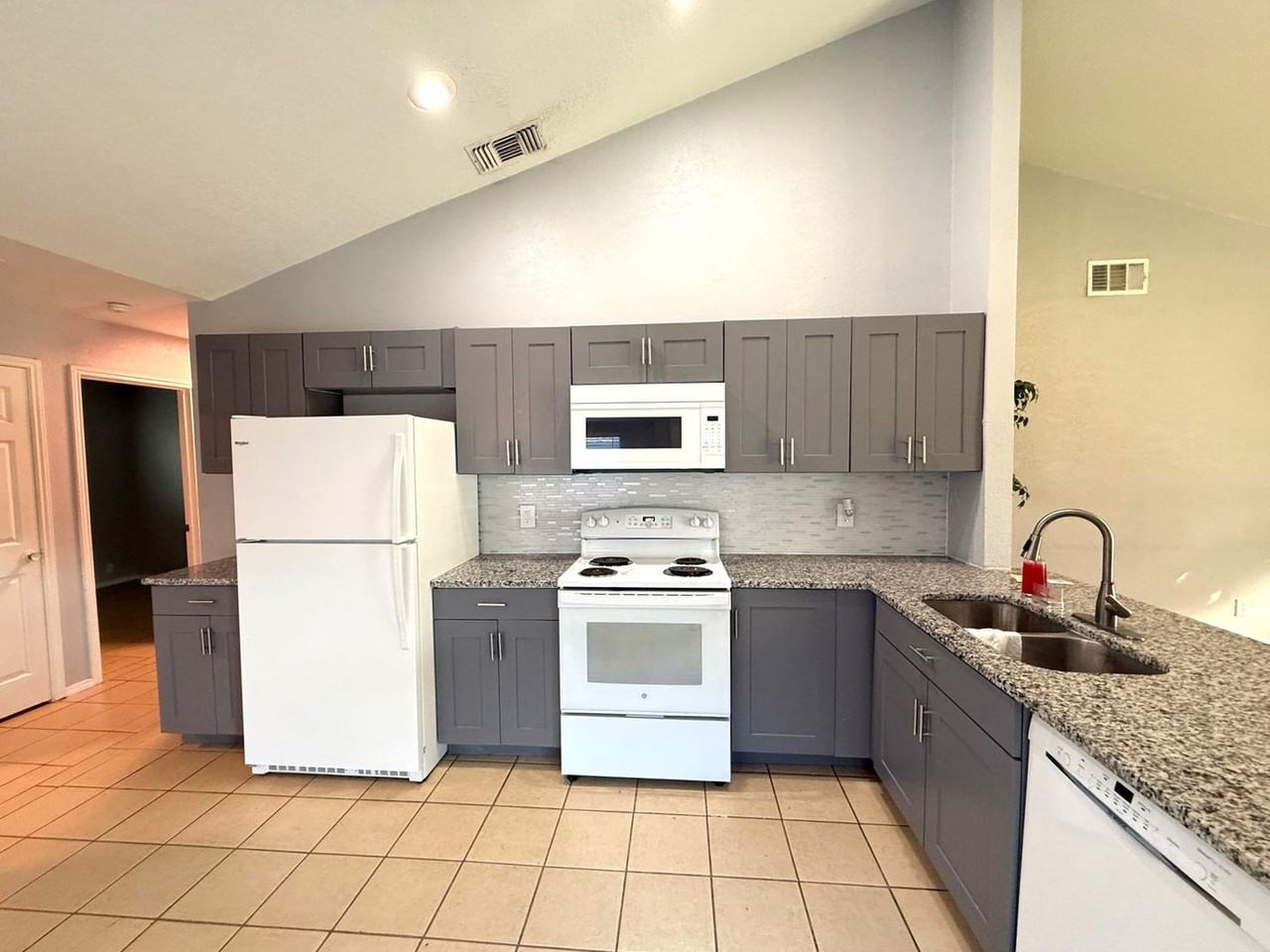 6318 Les Harrison Dr - Photo 6 of 16