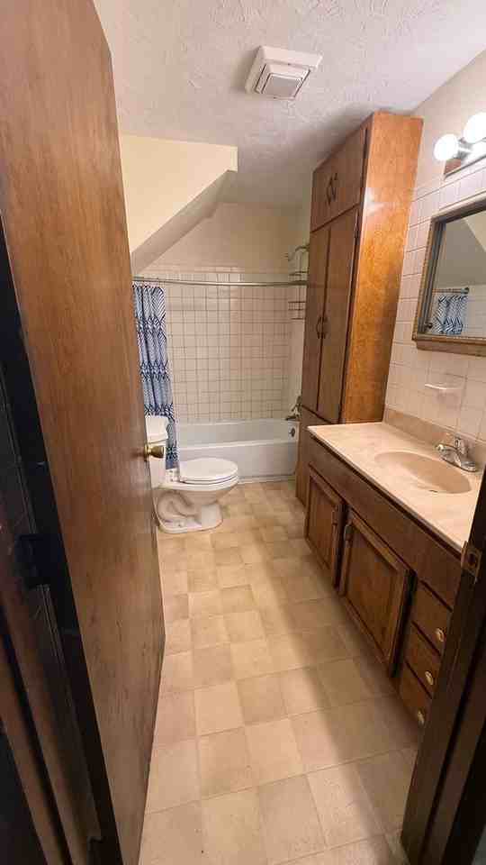 709 E 29th St - Photo 4 of 10