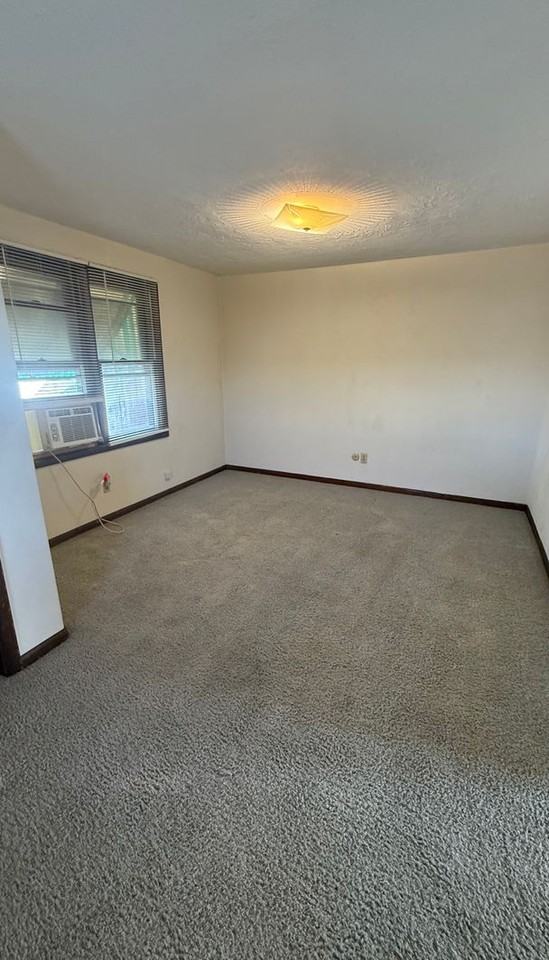 709 E 29th St - Photo 6 of 10