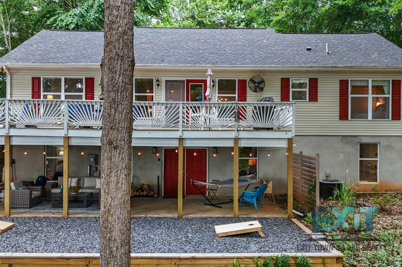 255 Sandy Ln - Photo 3 of 37