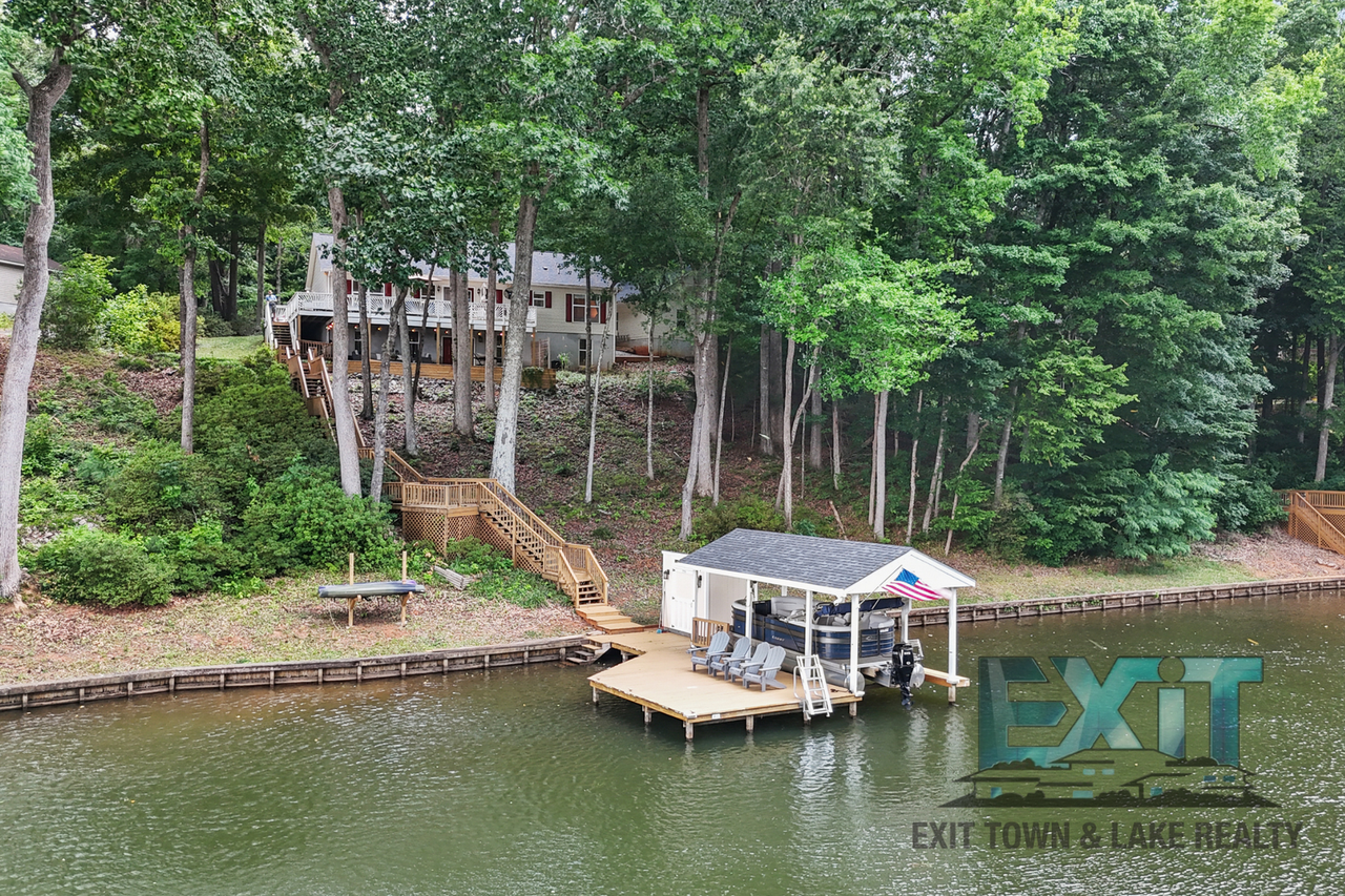 255 Sandy Ln - Photo 4 of 37