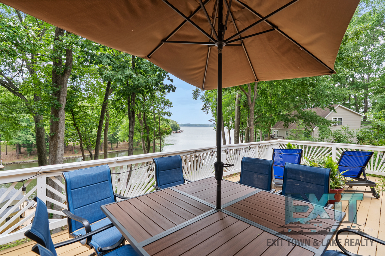 255 Sandy Ln - Photo 7 of 37