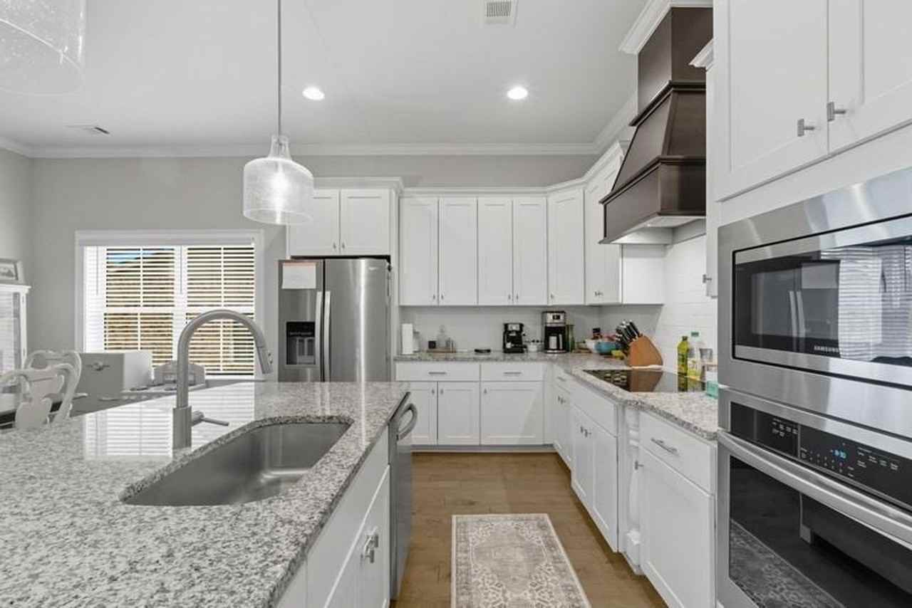 1854 Waterfall Rd - Photo 5 of 28