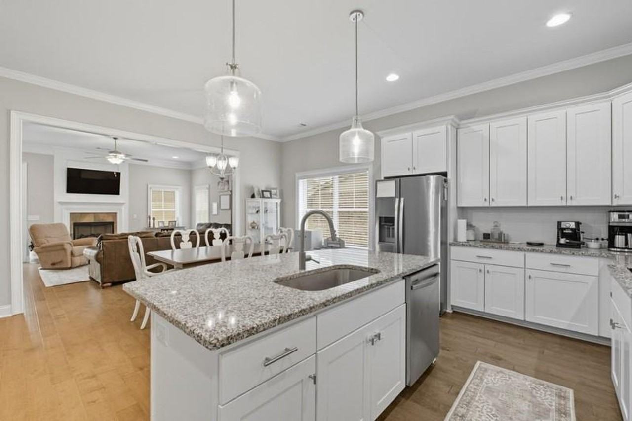 1854 Waterfall Rd - Photo 6 of 28