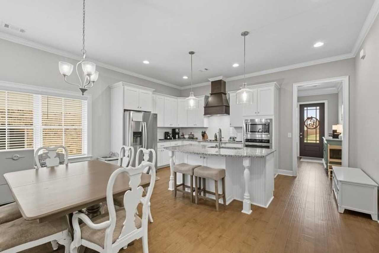 1854 Waterfall Rd - Photo 7 of 28