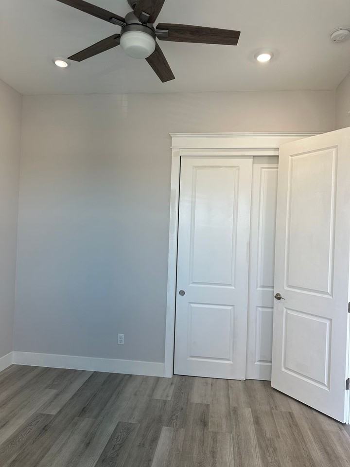 832 Pine St - Photo 3 of 16
