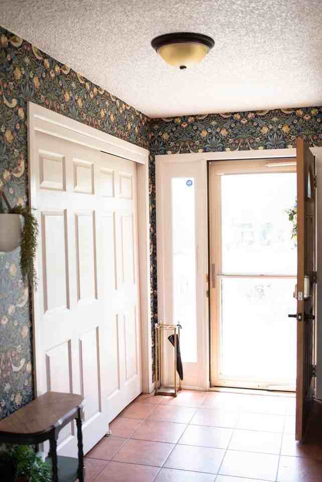 5360 Kennedy Dr - Photo 2 of 36
