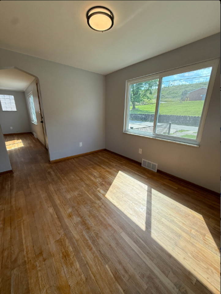 3550 Camp St - Photo 3 of 21