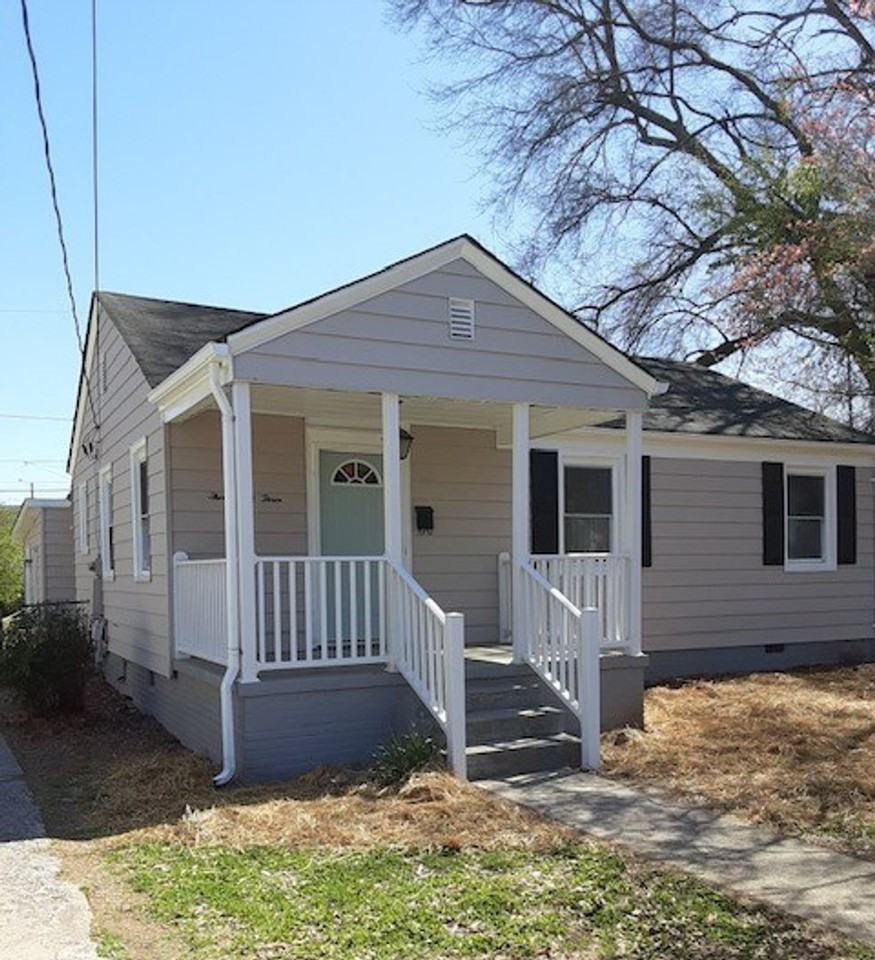 1303 Poston Cir