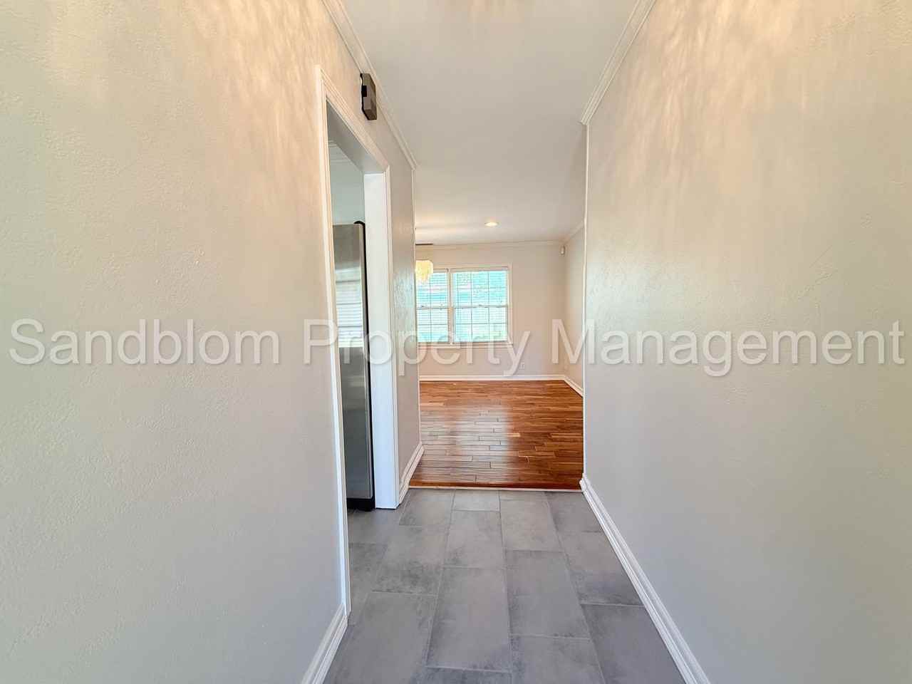 5871 S Quebec Ave - Photo 3 of 17