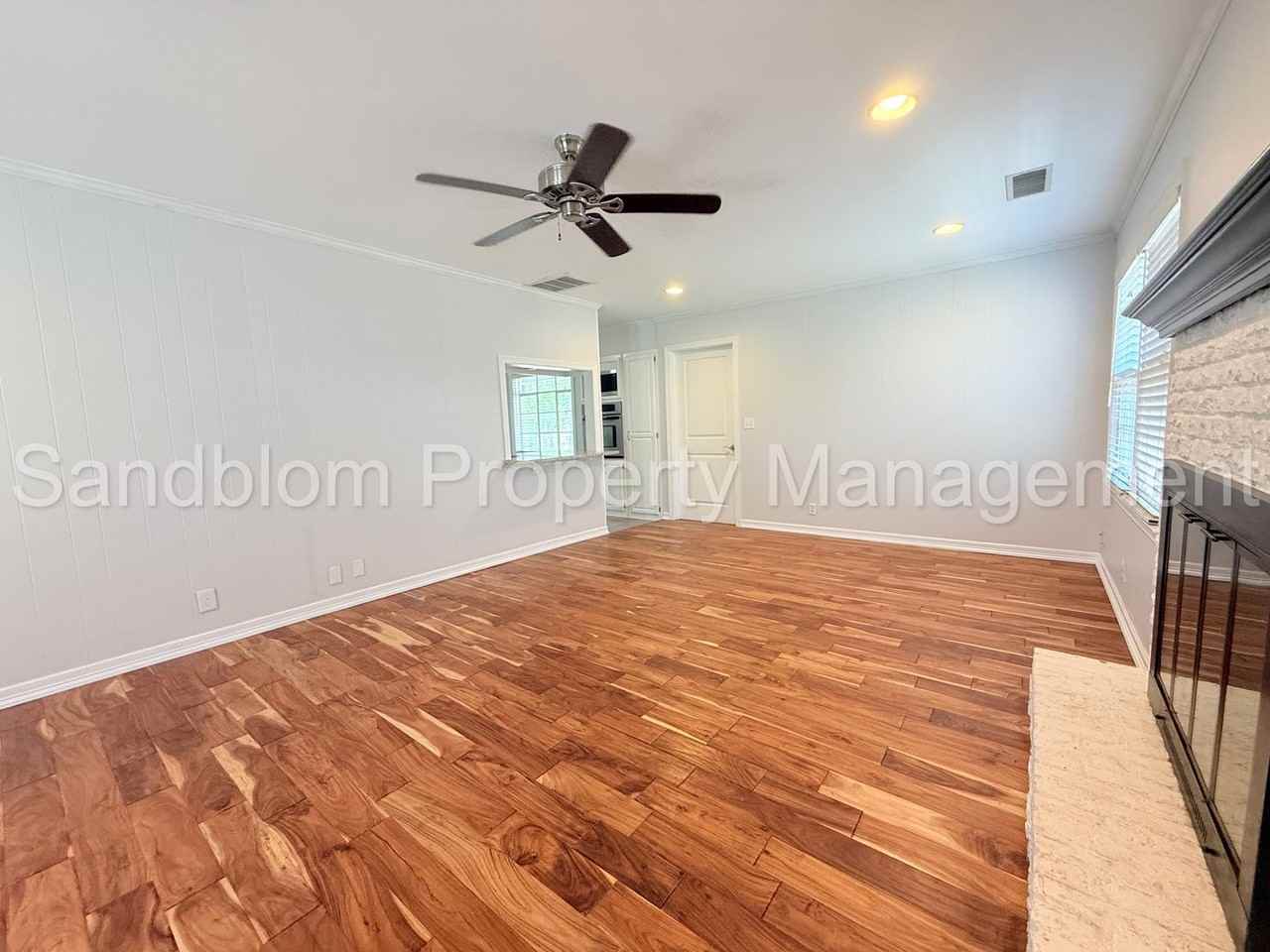 5871 S Quebec Ave - Photo 6 of 17