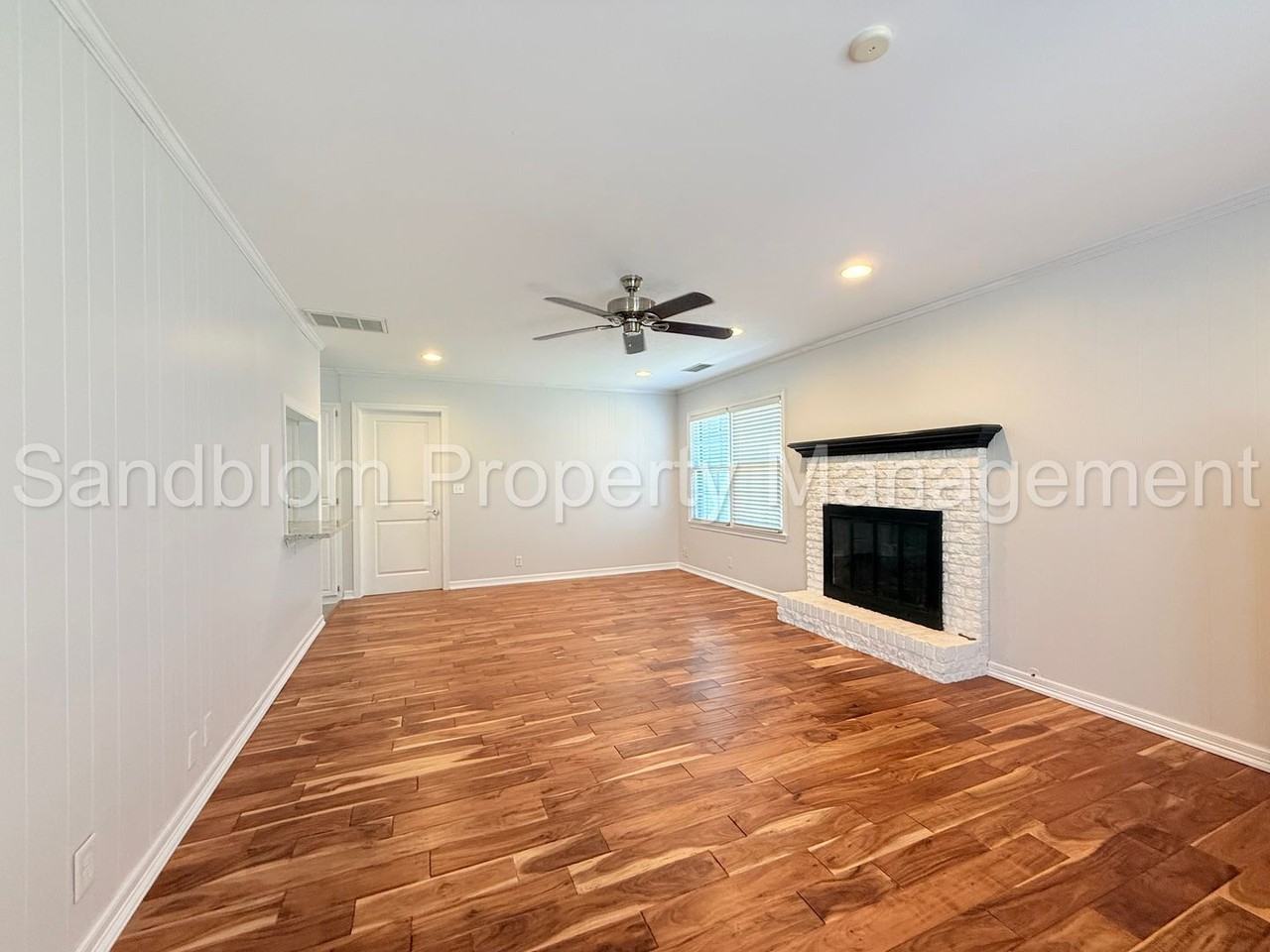 5871 S Quebec Ave - Photo 7 of 17