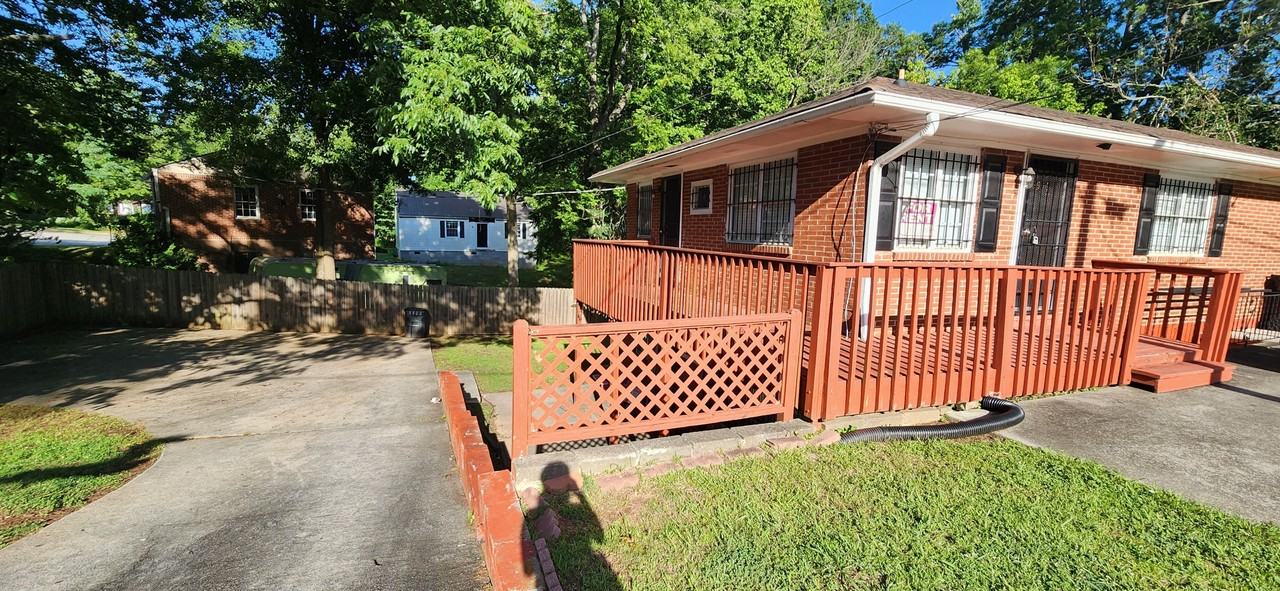 2956 8th St - Photo 2 of 15