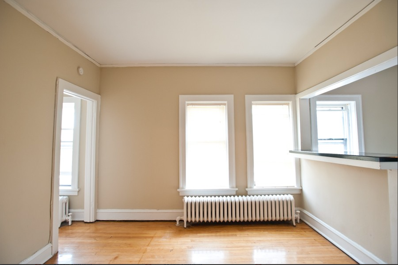 $1085– 1 BR, 1 BA Apartment, Heat Included, Free Laundry - Photo 6 of 11