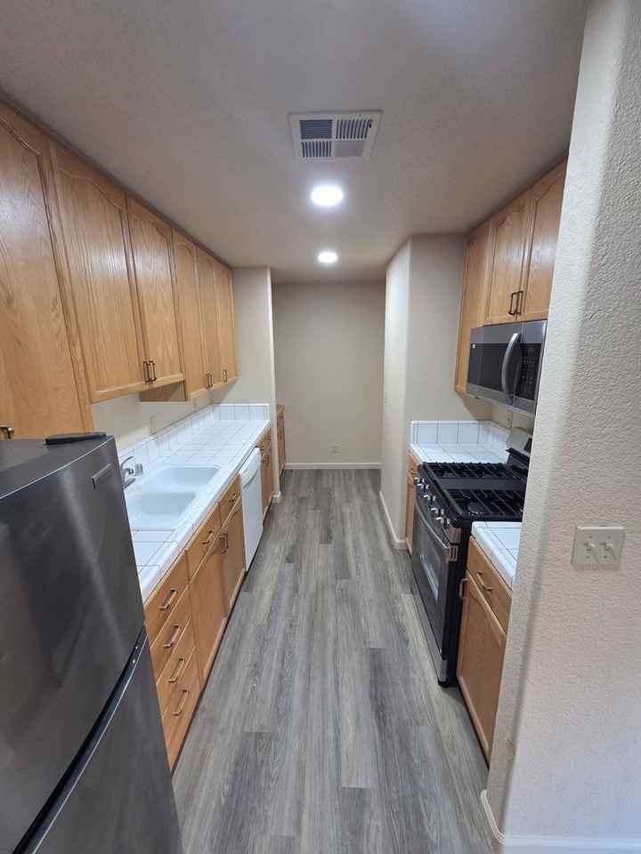 3600 Nadia Ct - Photo 5 of 18