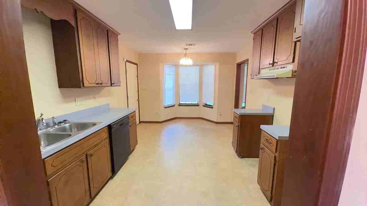 103 Valley Creek Dr - Photo 3 of 6
