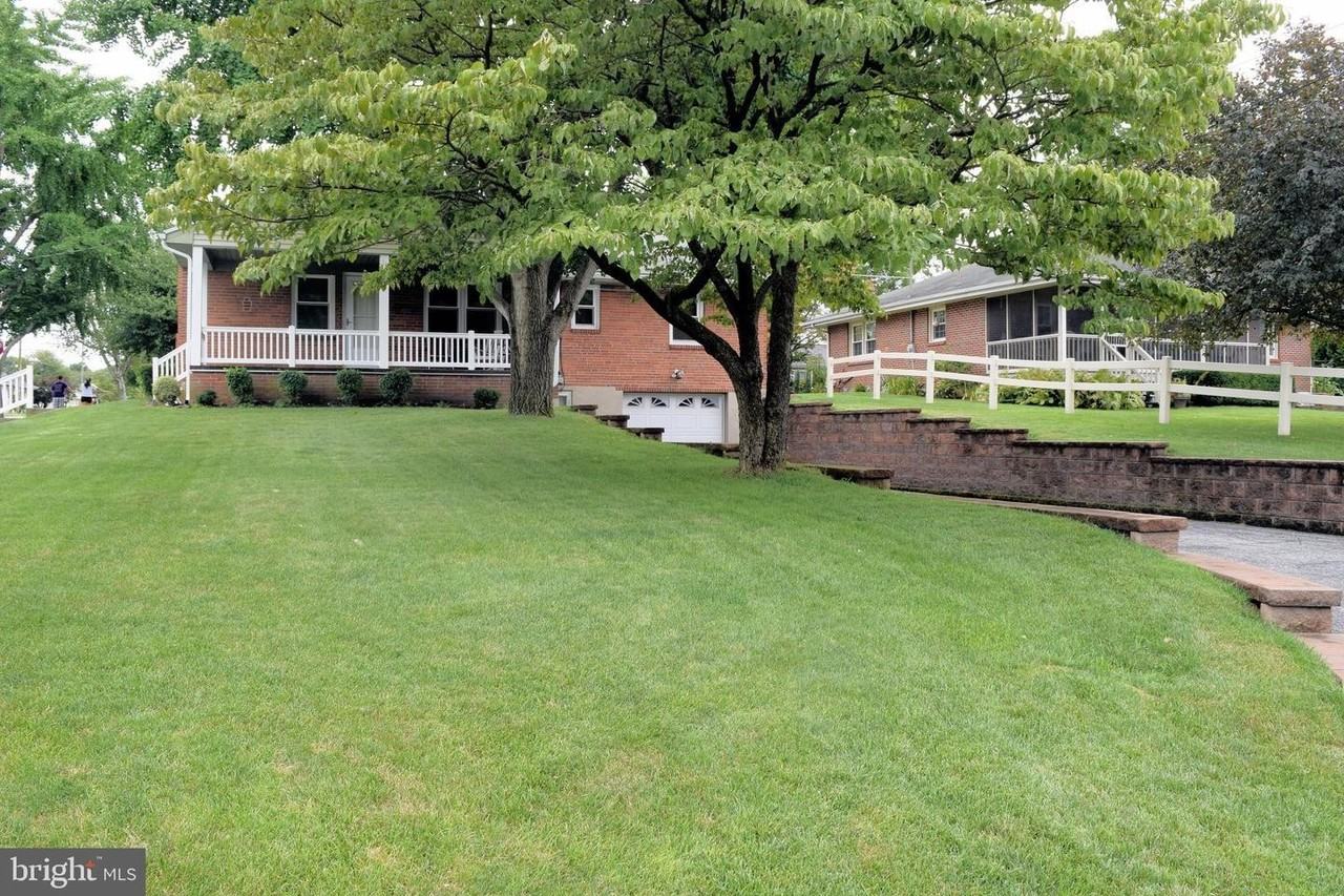 847 E Maple St - Photo 7 of 36