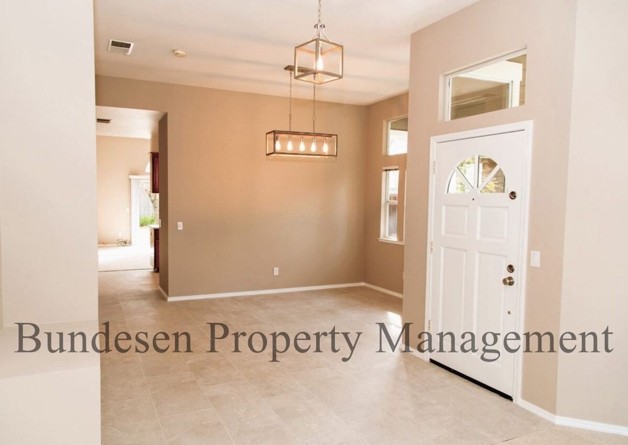 806 Wine Ct - Photo 4 of 16