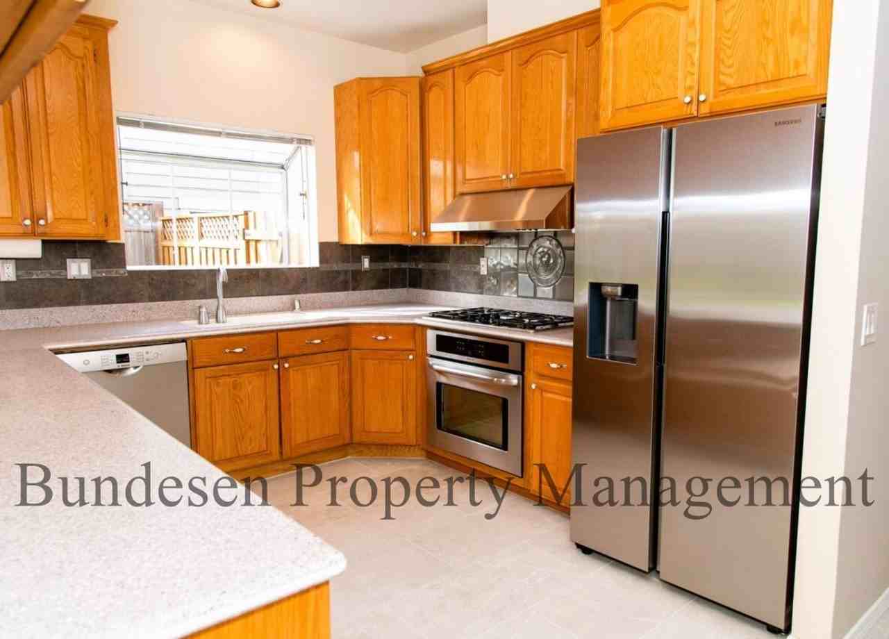 806 Wine Ct - Photo 5 of 16