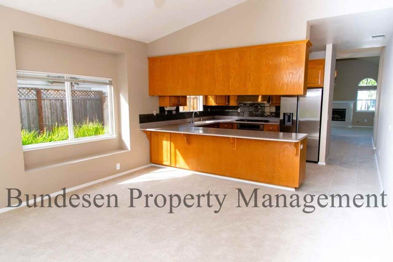 806 Wine Ct - Photo 6 of 16