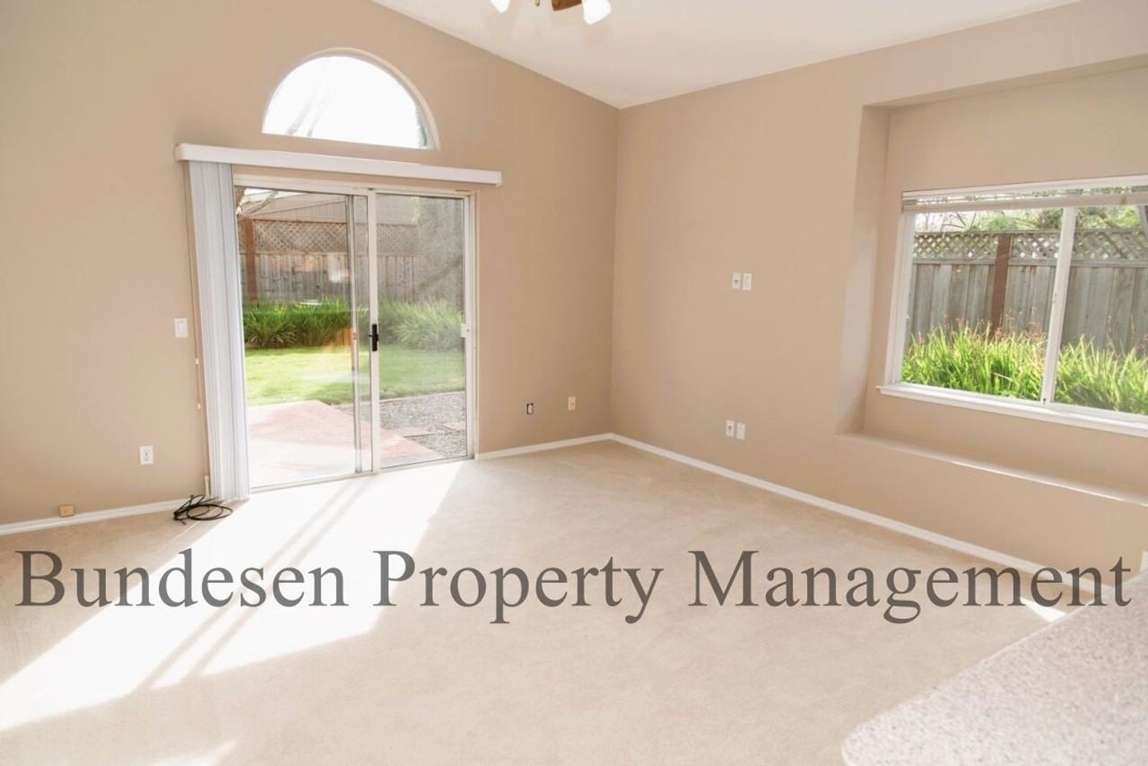 806 Wine Ct - Photo 7 of 16
