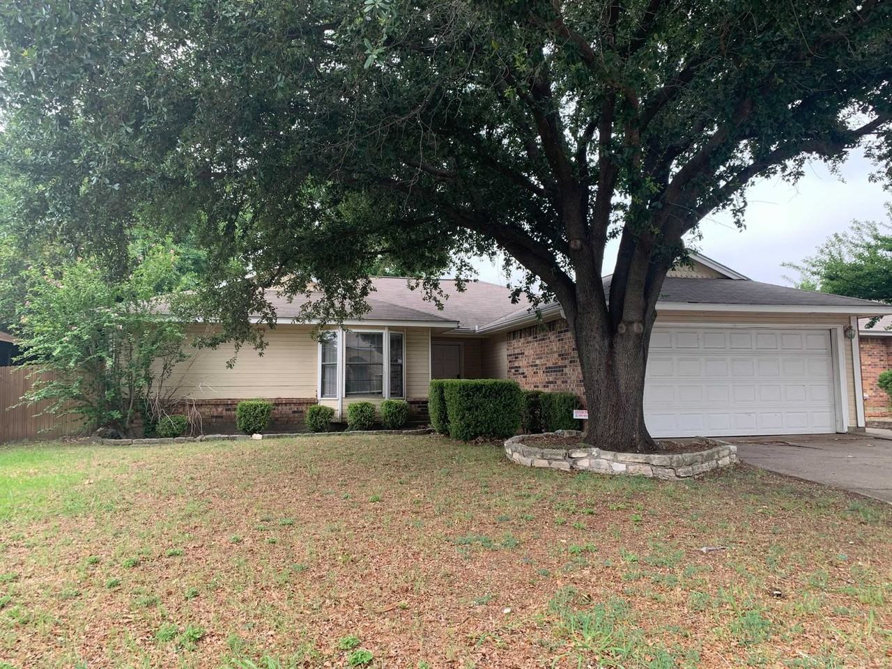 2621 Carrington Ln