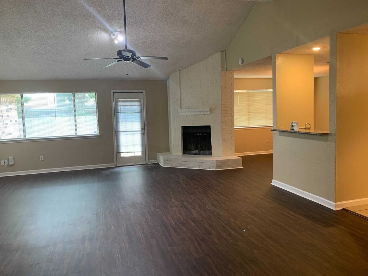 2621 Carrington Ln - Photo 2 of 9