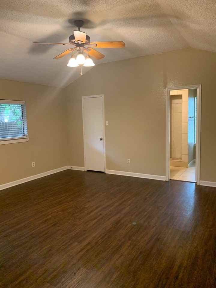 2621 Carrington Ln - Photo 6 of 9