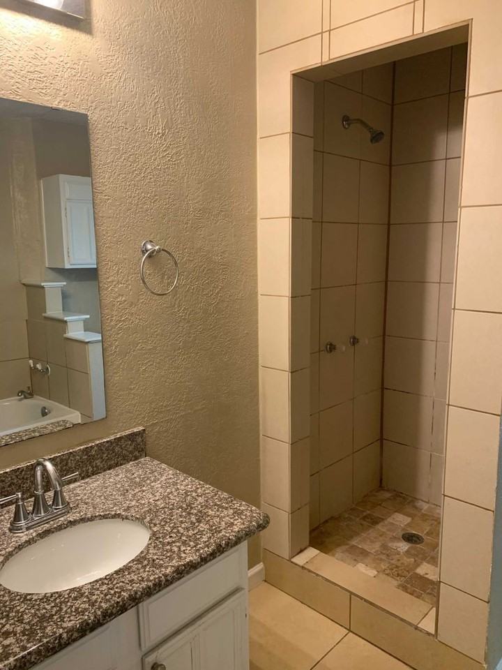 2621 Carrington Ln - Photo 7 of 9