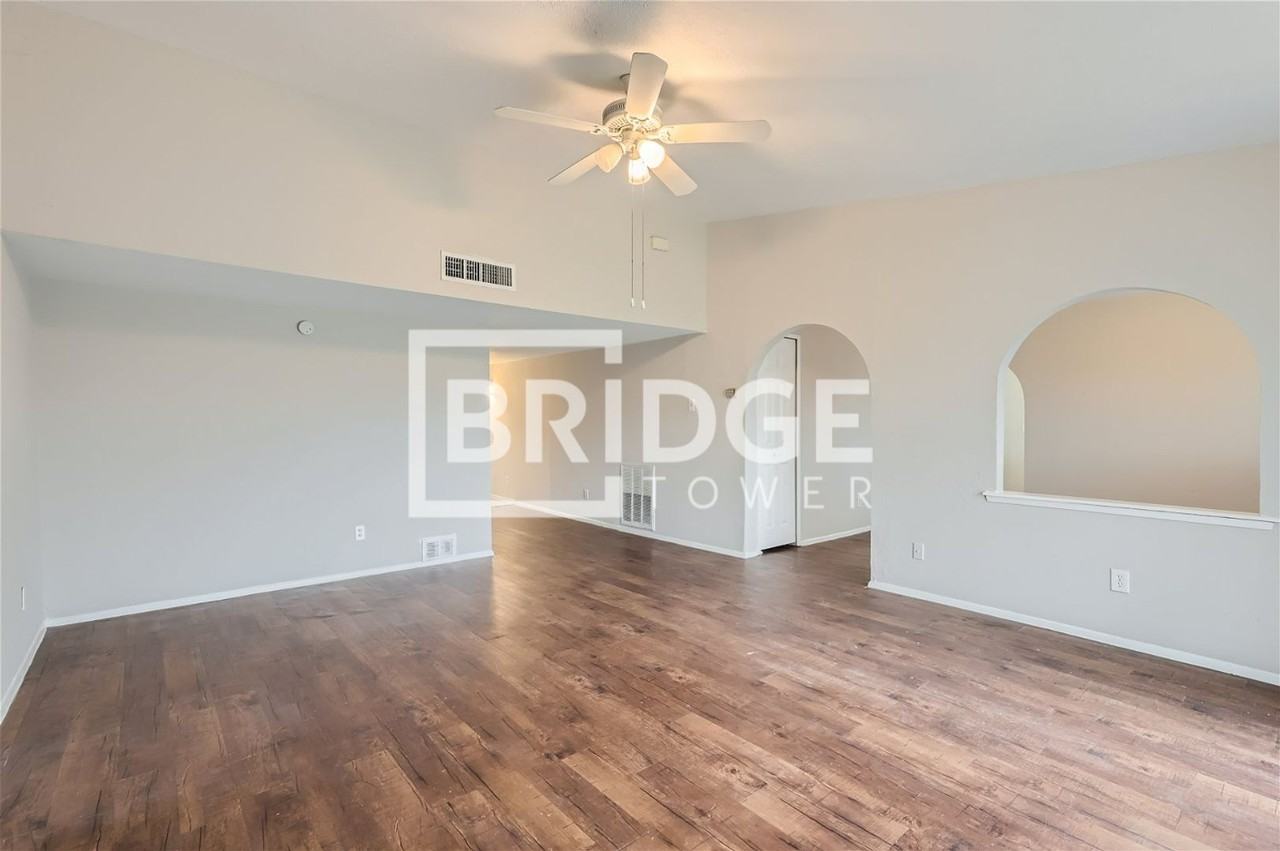 6405 Magnolia Ln - Photo 4 of 11